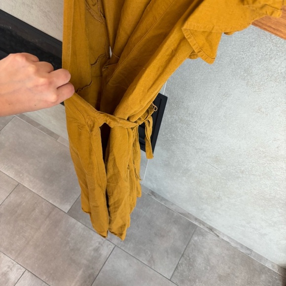 Madewell Linen-Blend Ruffle-Sleeve Wrap Midi Dress, Size S - Picture 11 of 16